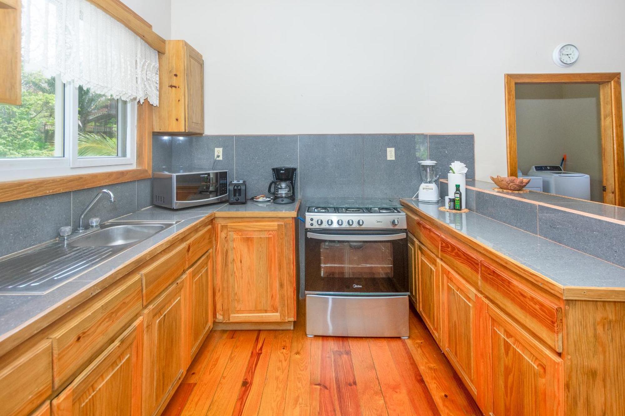 Wescot Villas Roatan ويست ايند المظهر الخارجي الصورة