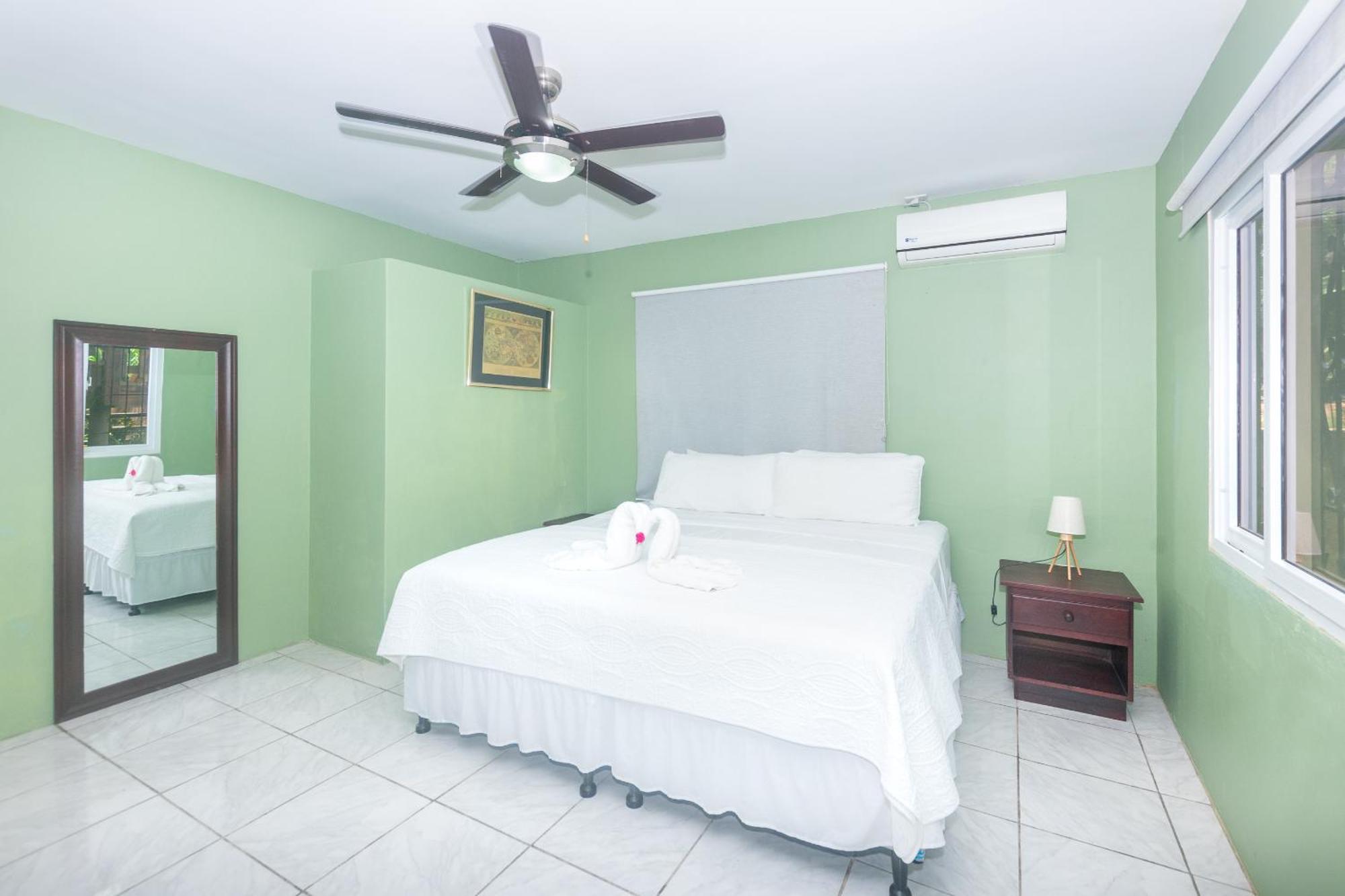 Wescot Villas Roatan ويست ايند المظهر الخارجي الصورة